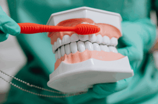 Recognizing the early warning signs of gum disease is key to preventing long-term complications and maintaining a healthy mouth.
